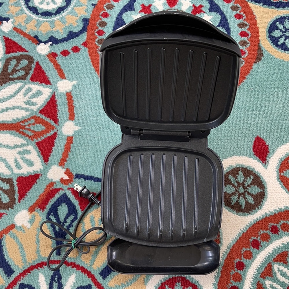 George Forman Mini Grilling Machine - Picture 2 of 4